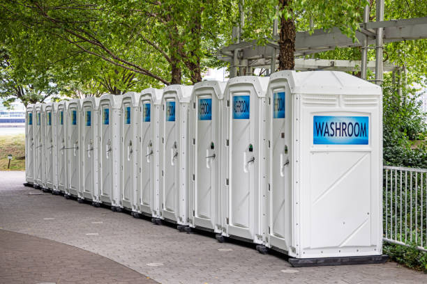 Best Porta potty rental near me  in Far Hills, NJ